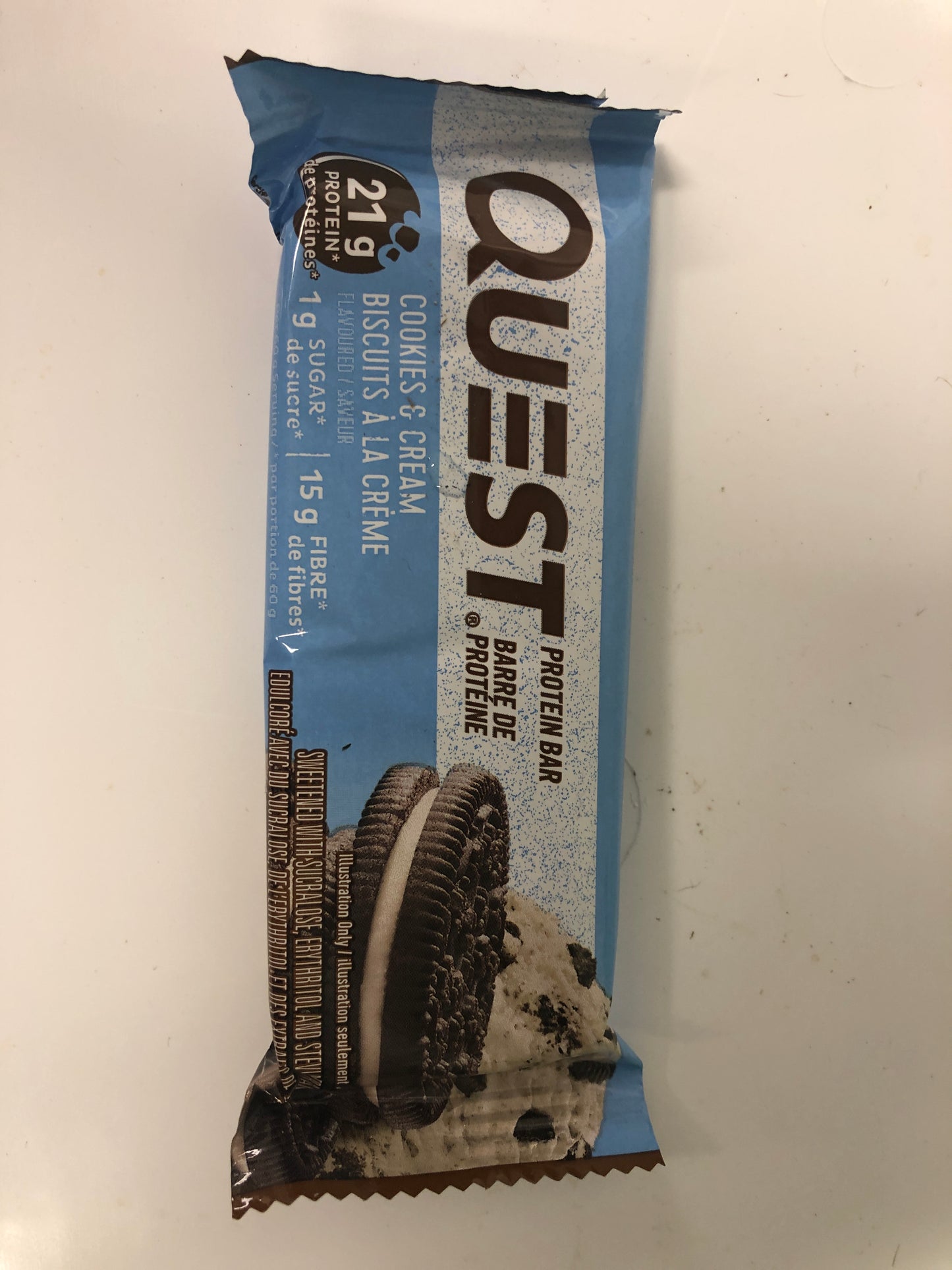 Cookies & cream Quest protein bar