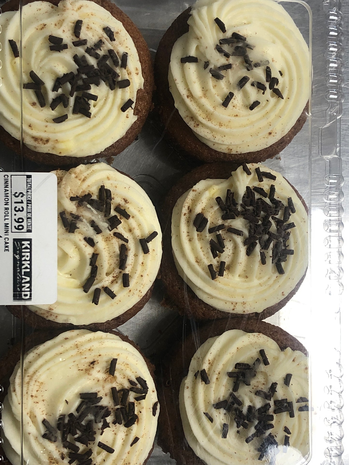 Cinnamon roll mini cake 6 pack