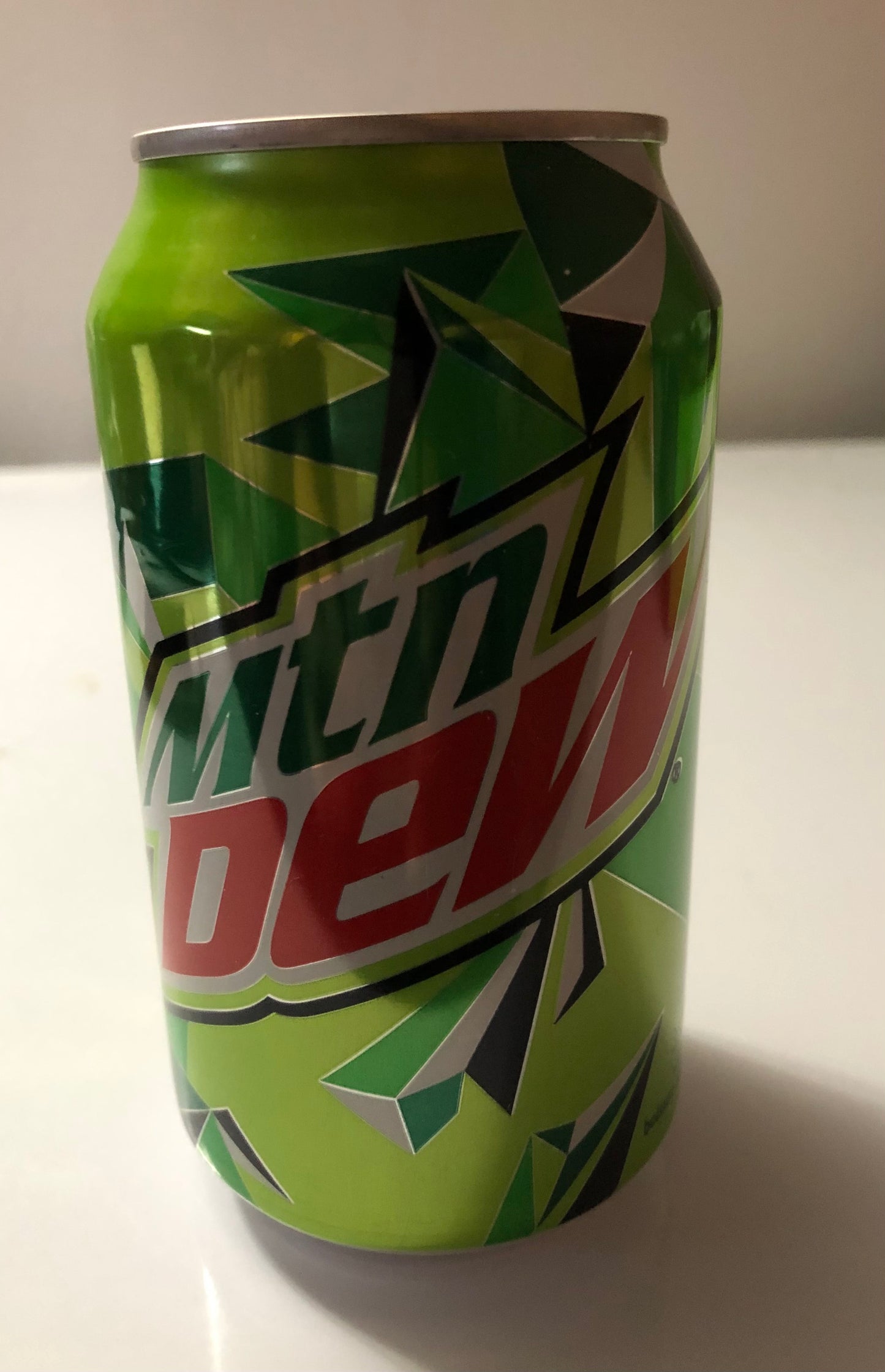 Mountain Dew can of pop