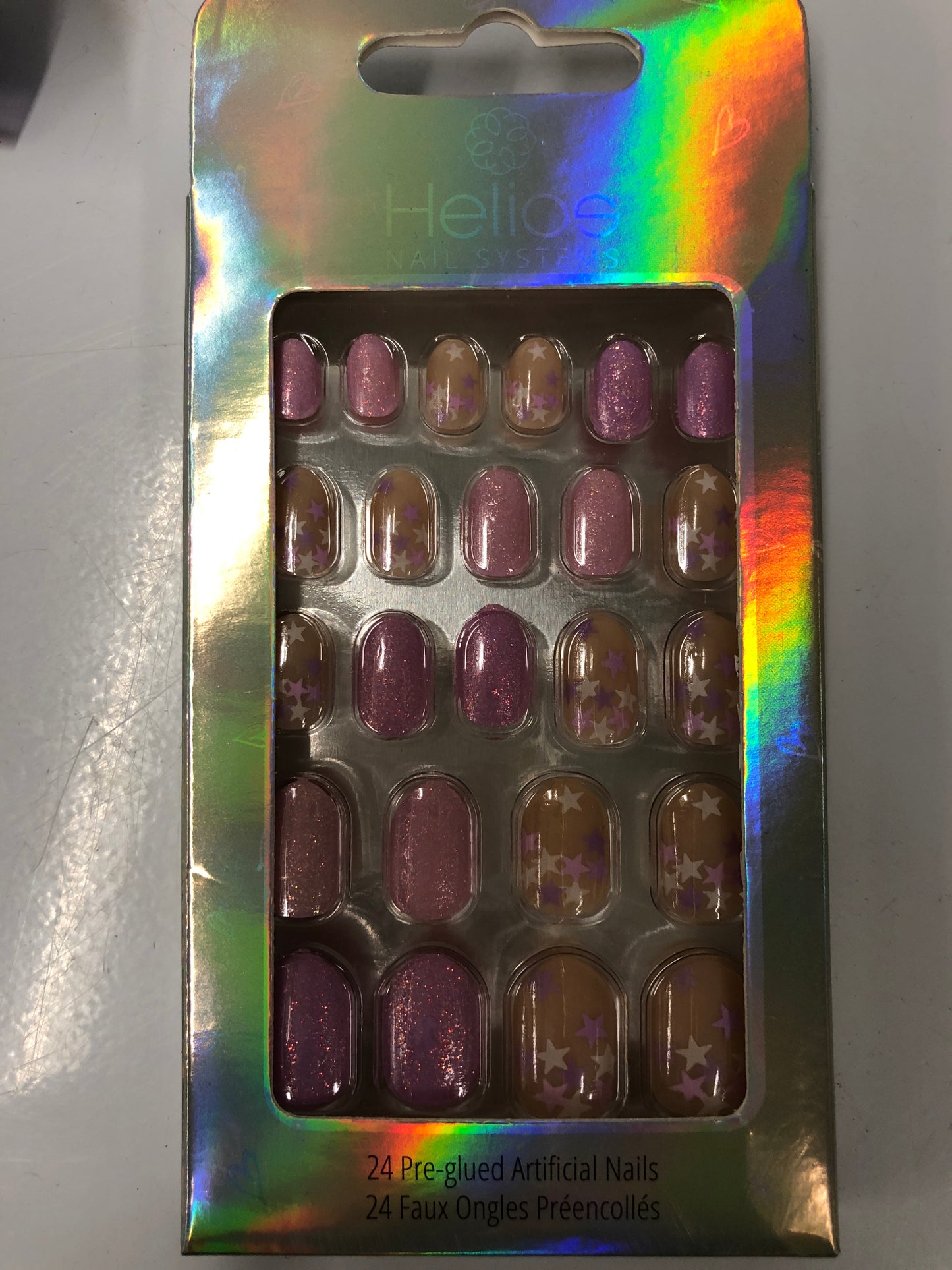 24 Artificial nails, pre-glued