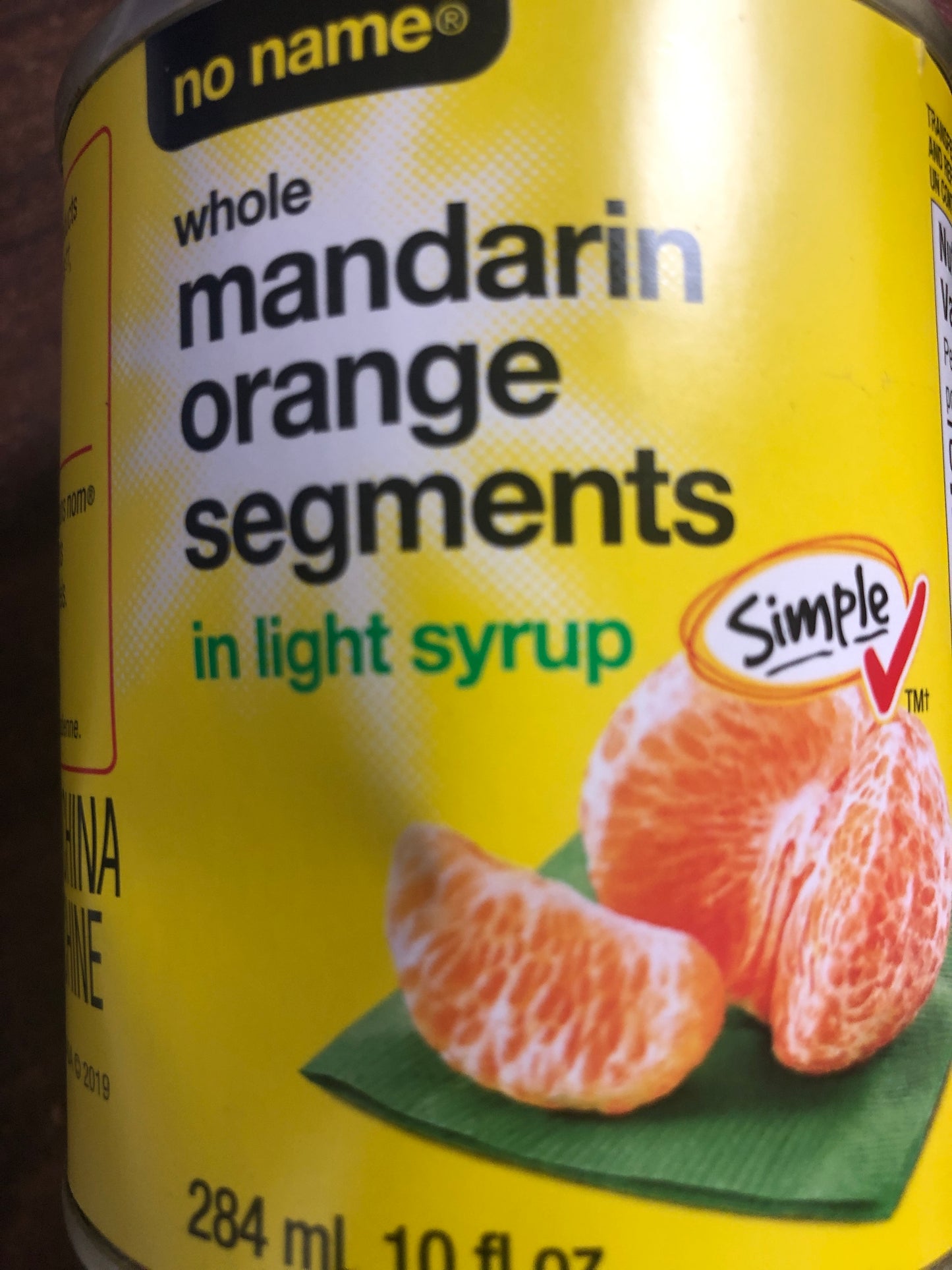 Canned mandarin orange segments